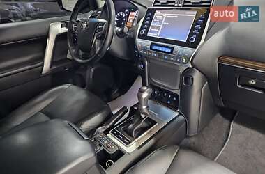 Внедорожник / Кроссовер Toyota Land Cruiser Prado 2022 в 