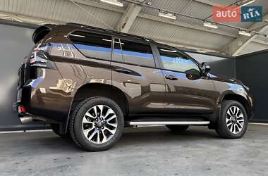 Внедорожник / Кроссовер Toyota Land Cruiser Prado 2022 в 