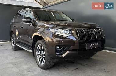 Внедорожник / Кроссовер Toyota Land Cruiser Prado 2022 в 