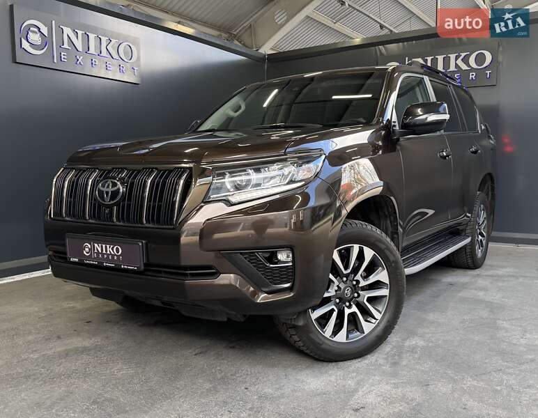 Внедорожник / Кроссовер Toyota Land Cruiser Prado 2022 в 