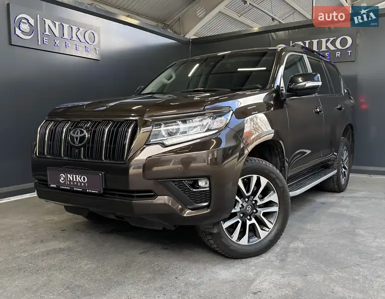 Позашляховик / Кросовер Toyota Land Cruiser Prado 2022 в 