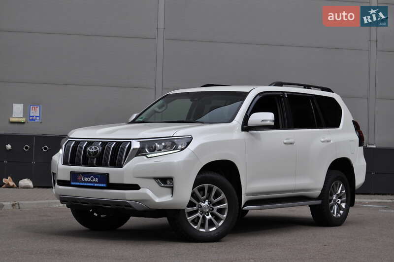 Внедорожник / Кроссовер Toyota Land Cruiser Prado 2019 в 