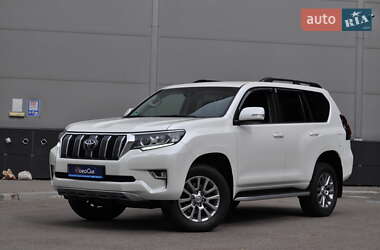 Внедорожник / Кроссовер Toyota Land Cruiser Prado 2019 в 