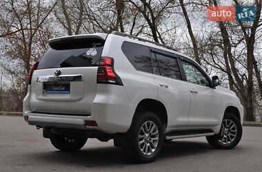 Внедорожник / Кроссовер Toyota Land Cruiser Prado 2019 в 