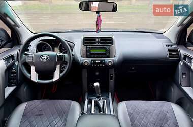 Внедорожник / Кроссовер Toyota Land Cruiser Prado 2012 в 
