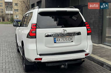Внедорожник / Кроссовер Toyota Land Cruiser Prado 2010 в 