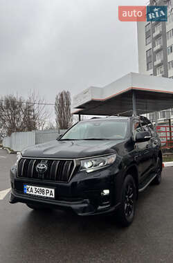 Позашляховик / Кросовер Toyota Land Cruiser Prado 2021 в 