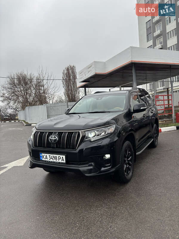 Toyota Land Cruiser Prado 2021