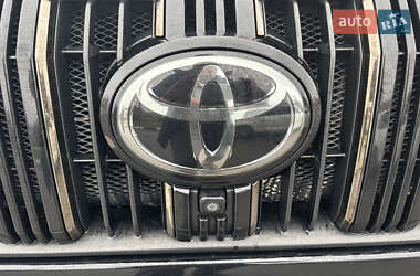 Позашляховик / Кросовер Toyota Land Cruiser Prado 2021 в 
