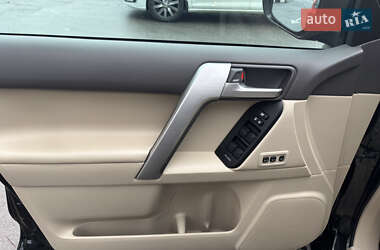 Позашляховик / Кросовер Toyota Land Cruiser Prado 2021 в 