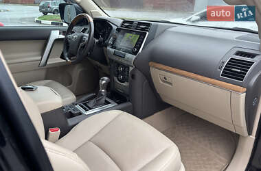 Позашляховик / Кросовер Toyota Land Cruiser Prado 2021 в 