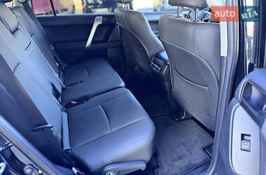 Внедорожник / Кроссовер Toyota Land Cruiser Prado 2021 в 
