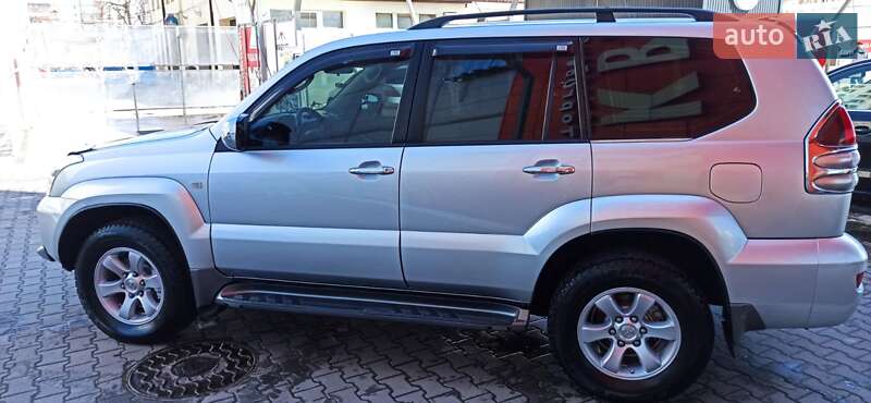 Внедорожник / Кроссовер Toyota Land Cruiser Prado 2005 в Черновцах