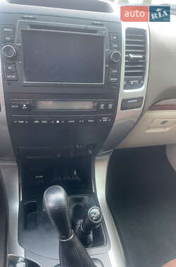 Внедорожник / Кроссовер Toyota Land Cruiser Prado 2005 в 