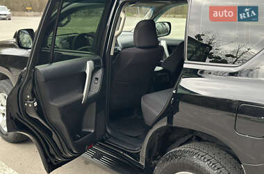 Внедорожник / Кроссовер Toyota Land Cruiser Prado 2017 в 