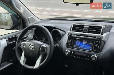 Внедорожник / Кроссовер Toyota Land Cruiser Prado 2017 в 