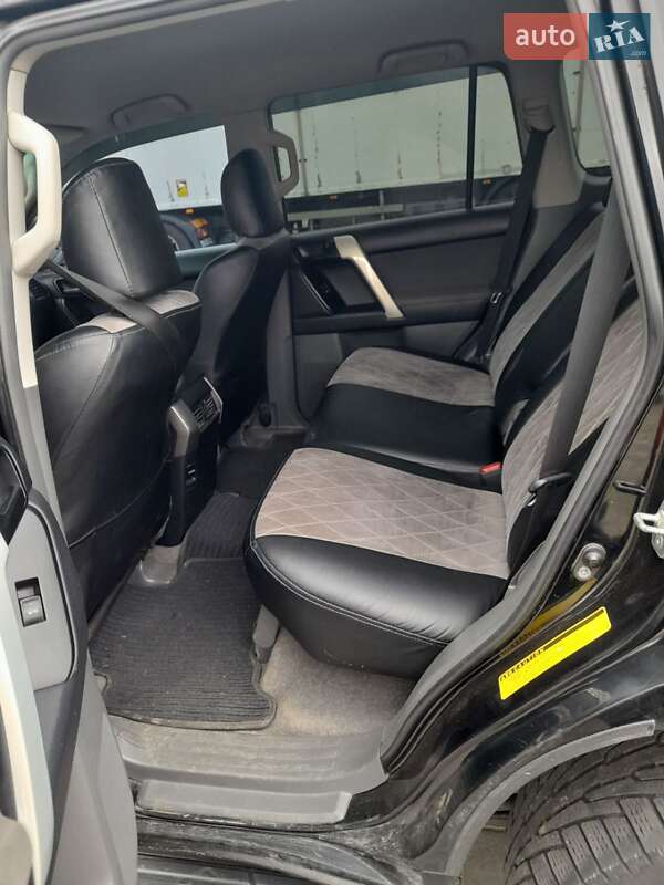 Внедорожник / Кроссовер Toyota Land Cruiser Prado 2010 в Благовещенском