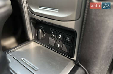 Внедорожник / Кроссовер Toyota Land Cruiser Prado 2019 в 