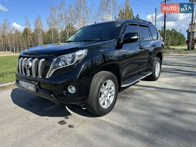 Внедорожник / Кроссовер Toyota Land Cruiser Prado 2010 в 