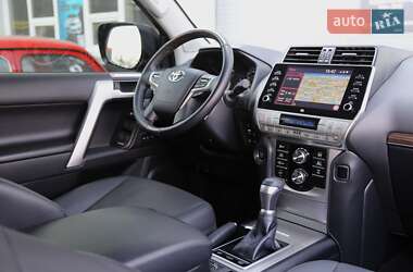 Внедорожник / Кроссовер Toyota Land Cruiser Prado 2023 в 