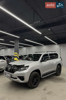 Внедорожник / Кроссовер Toyota Land Cruiser Prado 2022 в 