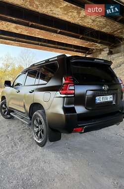 Внедорожник / Кроссовер Toyota Land Cruiser Prado 2019 в 