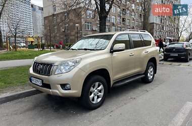 Внедорожник / Кроссовер Toyota Land Cruiser Prado 2012 в 