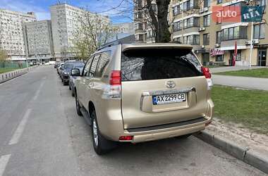 Внедорожник / Кроссовер Toyota Land Cruiser Prado 2012 в 