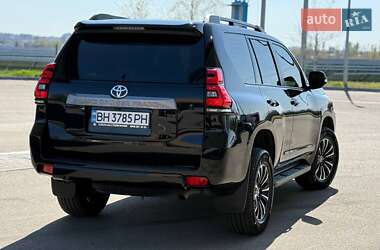 Позашляховик / Кросовер Toyota Land Cruiser Prado 2023 в 