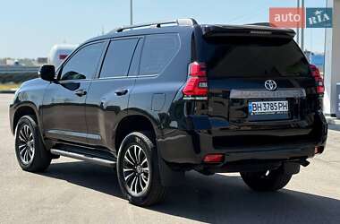 Позашляховик / Кросовер Toyota Land Cruiser Prado 2023 в 