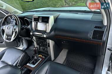 Внедорожник / Кроссовер Toyota Land Cruiser Prado 2010 в 