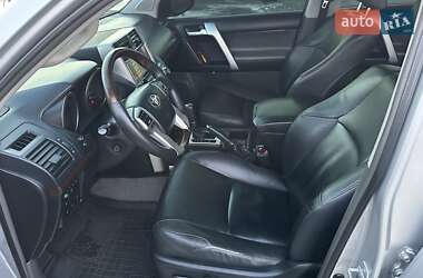 Внедорожник / Кроссовер Toyota Land Cruiser Prado 2010 в 