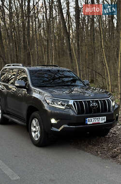 Внедорожник / Кроссовер Toyota Land Cruiser Prado 2022 в 