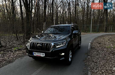 Внедорожник / Кроссовер Toyota Land Cruiser Prado 2022 в 