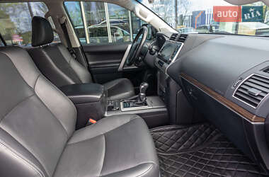 Внедорожник / Кроссовер Toyota Land Cruiser Prado 2022 в 