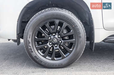 Внедорожник / Кроссовер Toyota Land Cruiser Prado 2022 в 