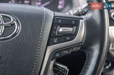 Внедорожник / Кроссовер Toyota Land Cruiser Prado 2022 в 