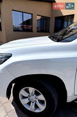 Внедорожник / Кроссовер Toyota Land Cruiser Prado 2020 в 