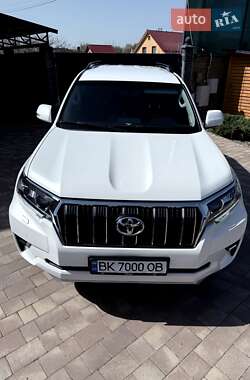 Внедорожник / Кроссовер Toyota Land Cruiser Prado 2020 в 
