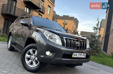 Внедорожник / Кроссовер Toyota Land Cruiser Prado 2014 в 