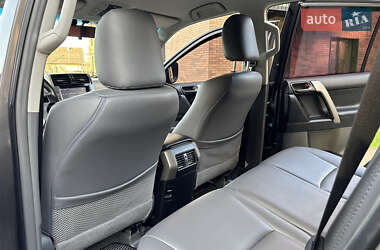 Внедорожник / Кроссовер Toyota Land Cruiser Prado 2014 в 