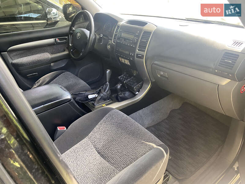Внедорожник / Кроссовер Toyota Land Cruiser Prado 2005 в Киеве