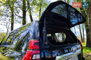 Внедорожник / Кроссовер Toyota Land Cruiser Prado 2019 в 