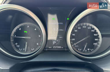 Внедорожник / Кроссовер Toyota Land Cruiser Prado 2014 в 