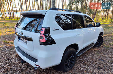 Внедорожник / Кроссовер Toyota Land Cruiser Prado 2021 в 