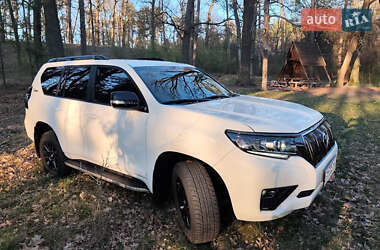Внедорожник / Кроссовер Toyota Land Cruiser Prado 2021 в 