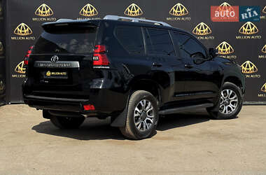 Внедорожник / Кроссовер Toyota Land Cruiser Prado 2018 в 