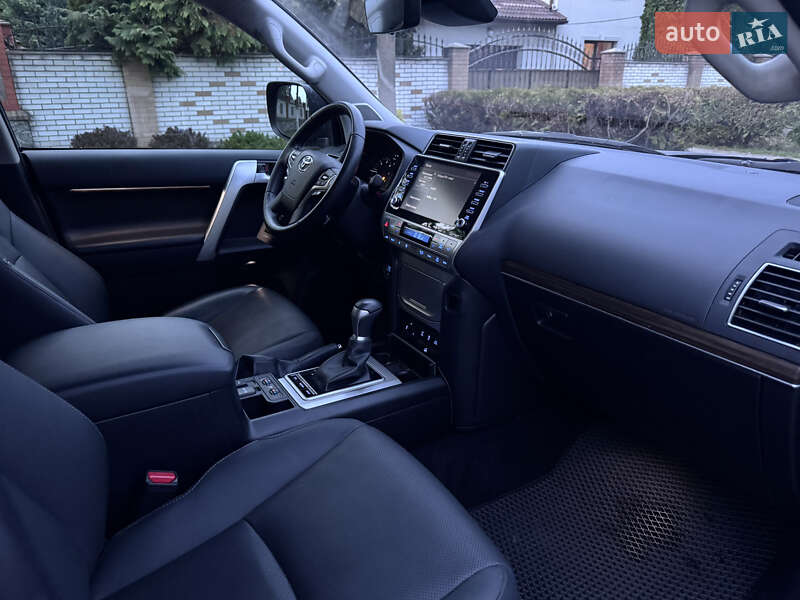 Внедорожник / Кроссовер Toyota Land Cruiser Prado 2022 в Киеве