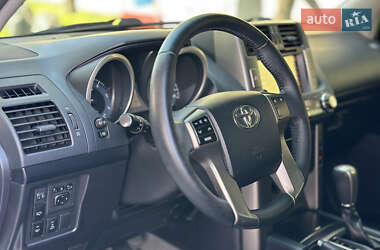 Внедорожник / Кроссовер Toyota Land Cruiser Prado 2013 в 