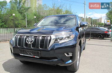 Внедорожник / Кроссовер Toyota Land Cruiser Prado 2018 в 